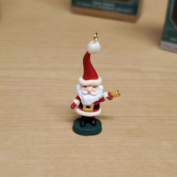 4 hallmark miniature Santa/snowman ornaments - Picture 2 of 16